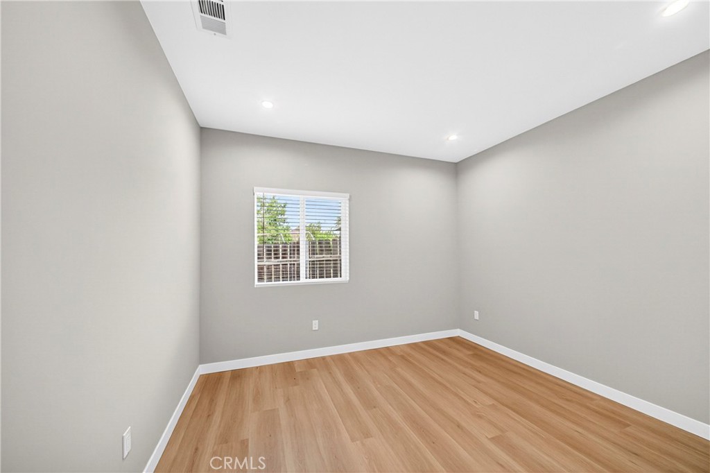 2643 Tenth Street Riverside, CA 92507 - Photo 8 of 34