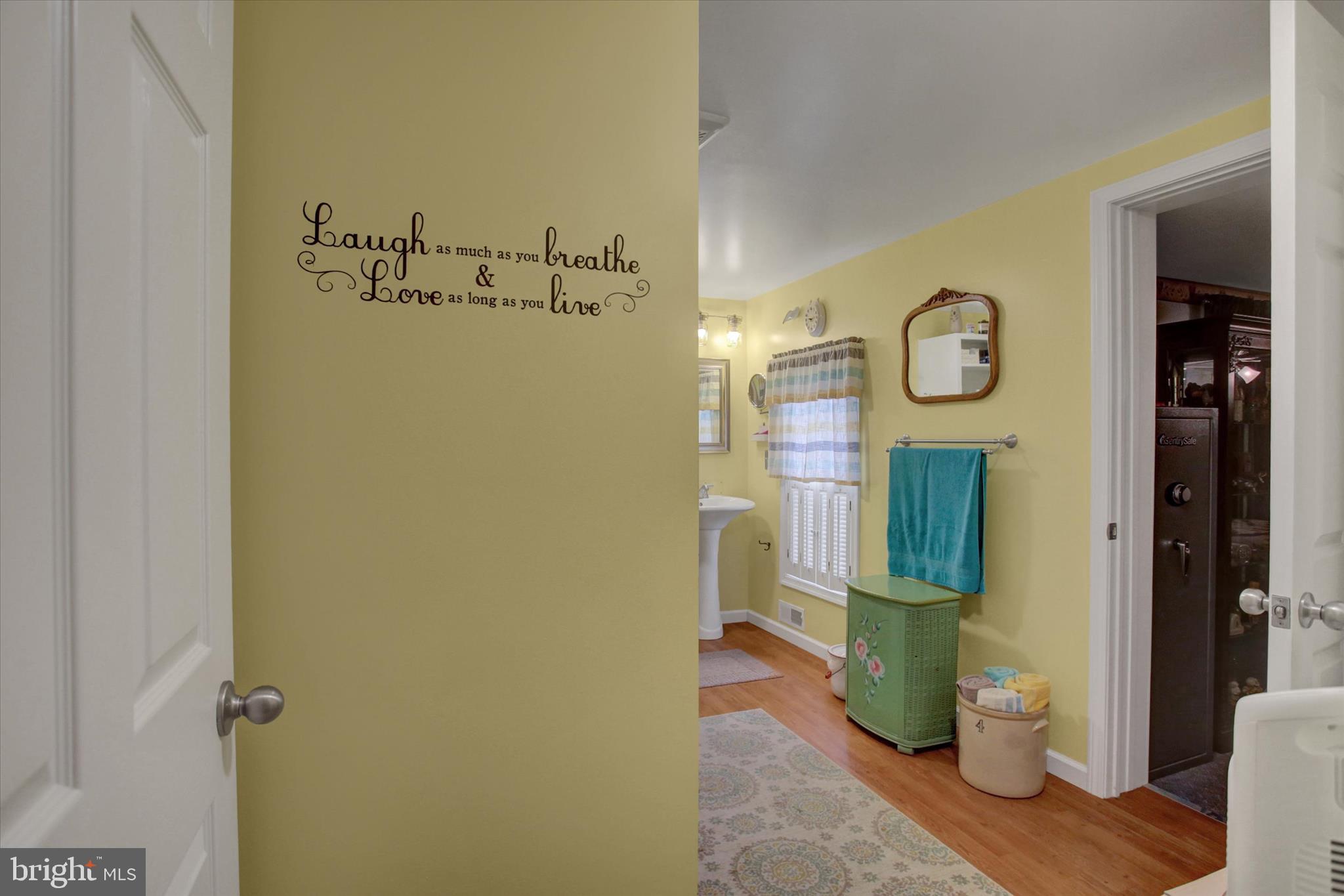 28 South Washington Street Shippensburg, PA 17257 - Photo 21 of 32 2nd Floor Full Bath