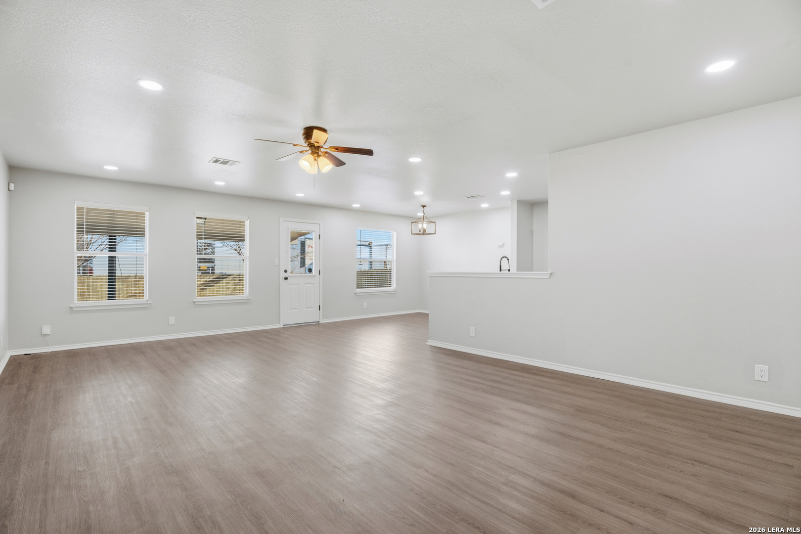 8819 Trumpet Circle Converse, TX 78109 - Photo 4 of 27