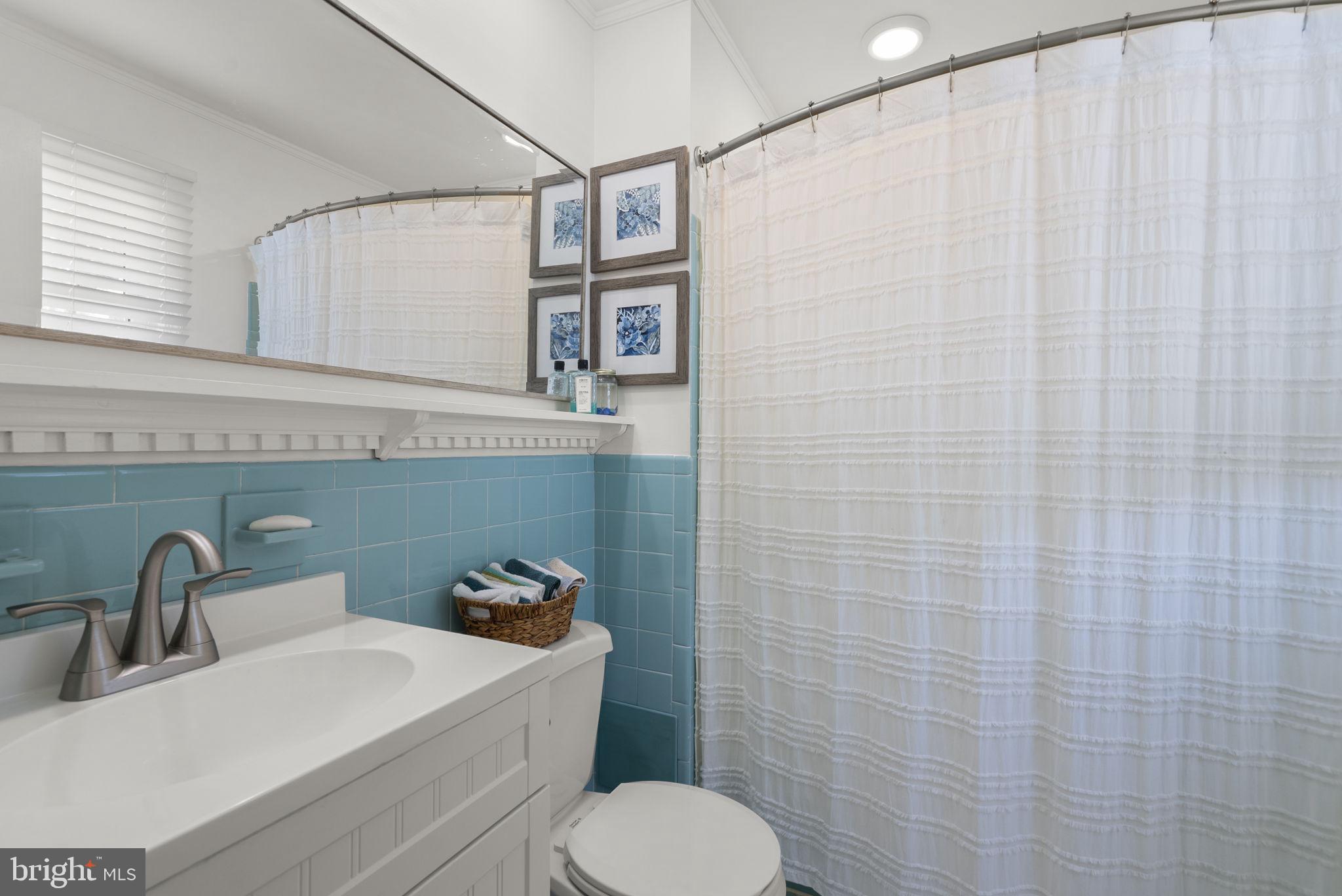 4120 Sir Walter Road Olney, MD 20832 - Photo 38 of 59 Upper Level Full Bathroom