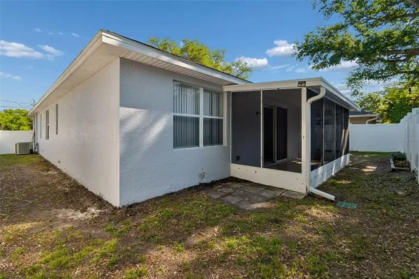 $3,350 | 1208 Dr Ml King Jr Street North, Safety Harbor, FL 34695