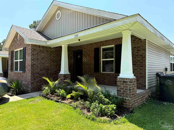 $2,000 | 1333 Fairchild Street, Pensacola, FL 32504