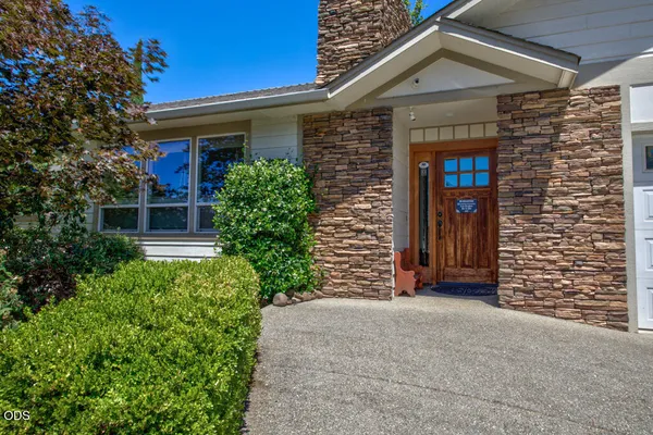 $575,000 | 1012 Northeast Hefley Street, Grants Pass, OR 97526