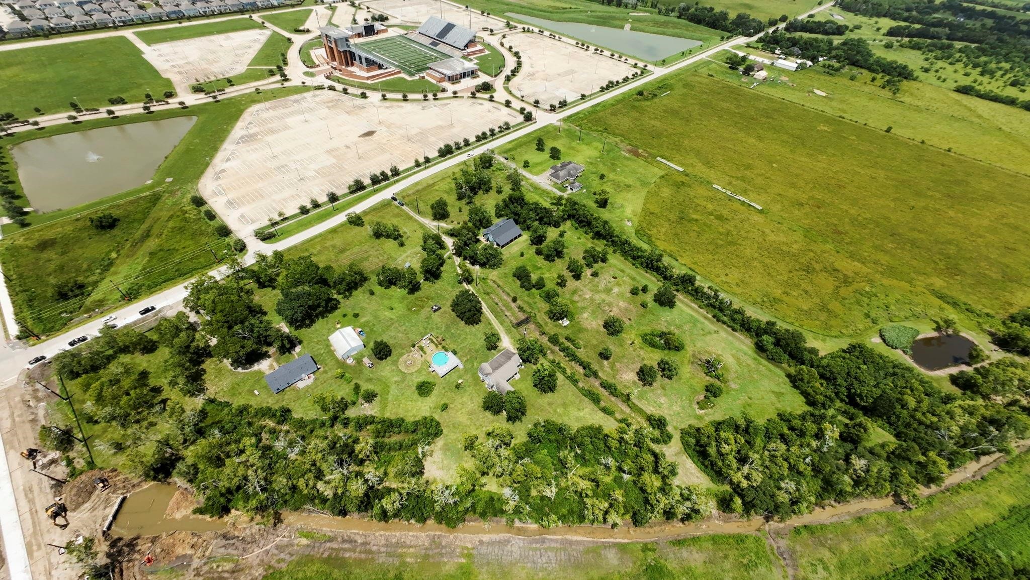 4310-4316 4322 Cr Rosharon, TX 77583 - Photo 3 of 4 Growing community with huge growth potential