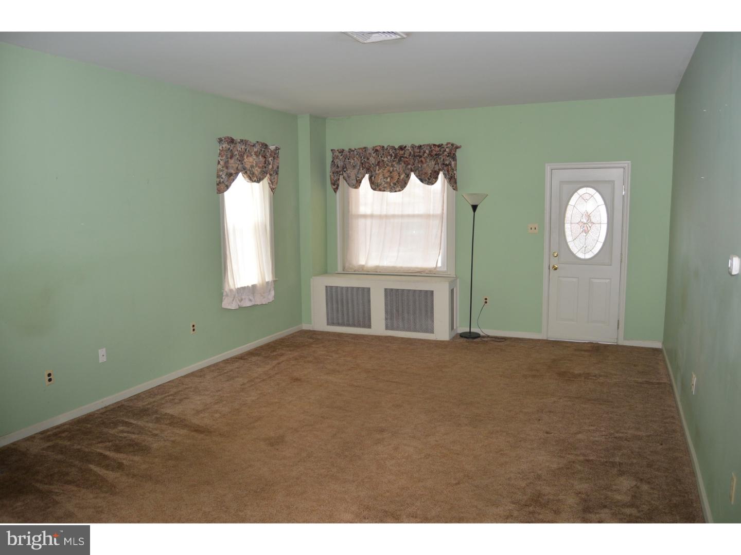 146 Washington Street Reading, PA 19607 - Photo 12 of 25 Living Room