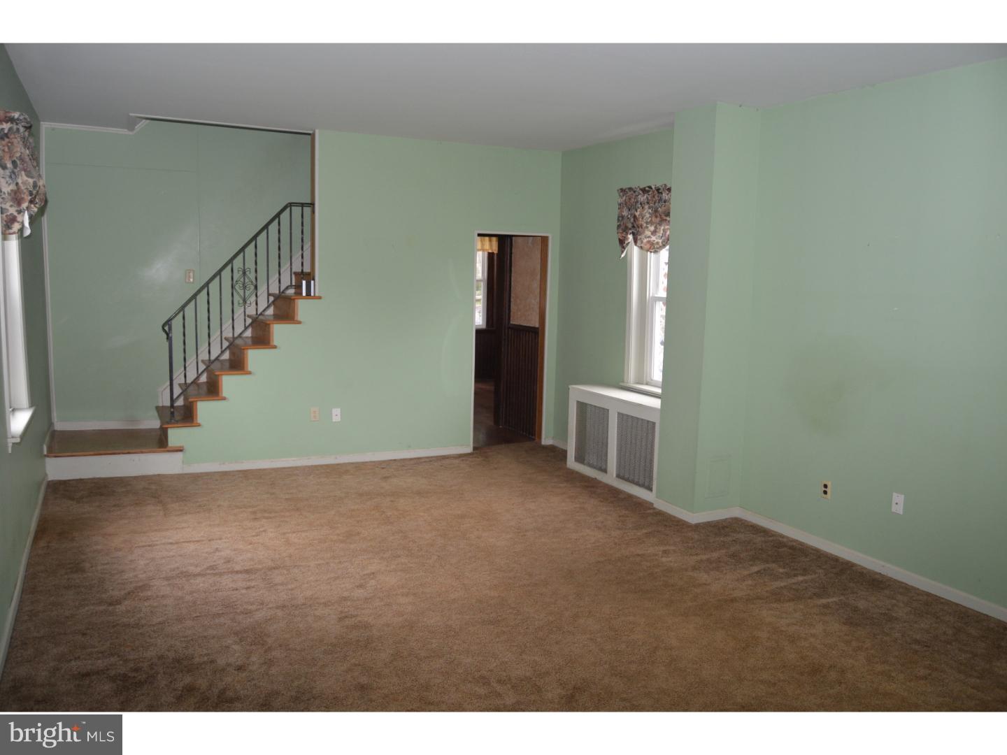 146 Washington Street Reading, PA 19607 - Photo 13 of 25 Living Room
