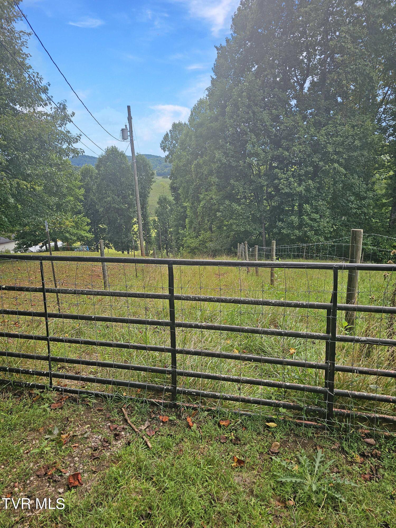 11039 Sparrow Road Abingdon, VA 24210 - Photo 11 of 26 20240819_125534