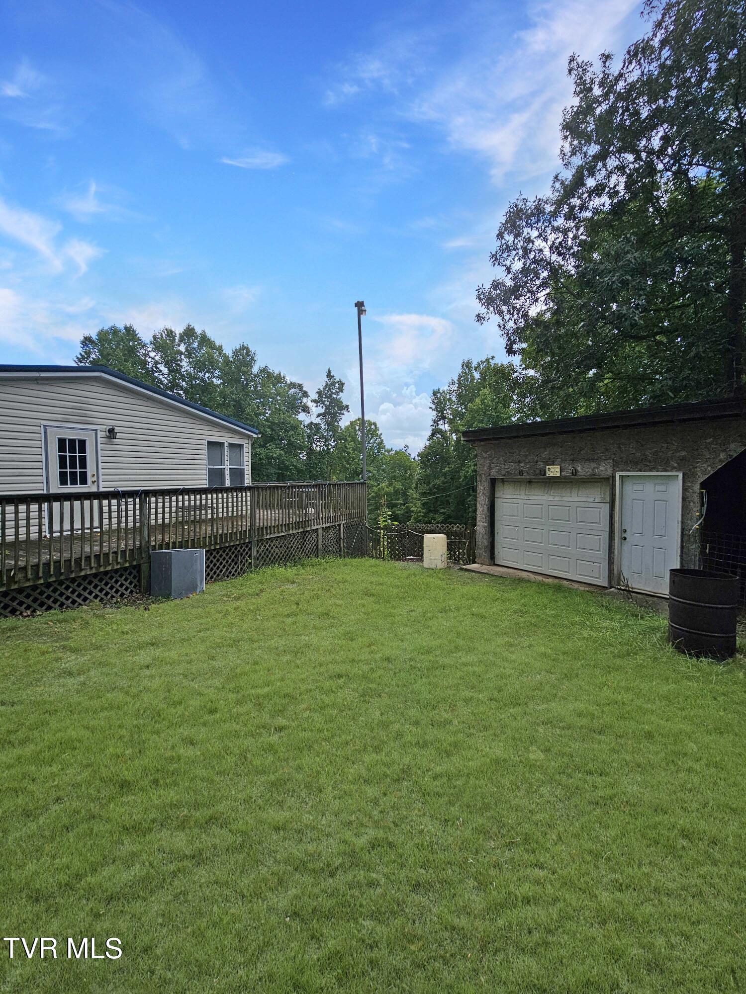 11039 Sparrow Road Abingdon, VA 24210 - Photo 4 of 26 20240819_125753