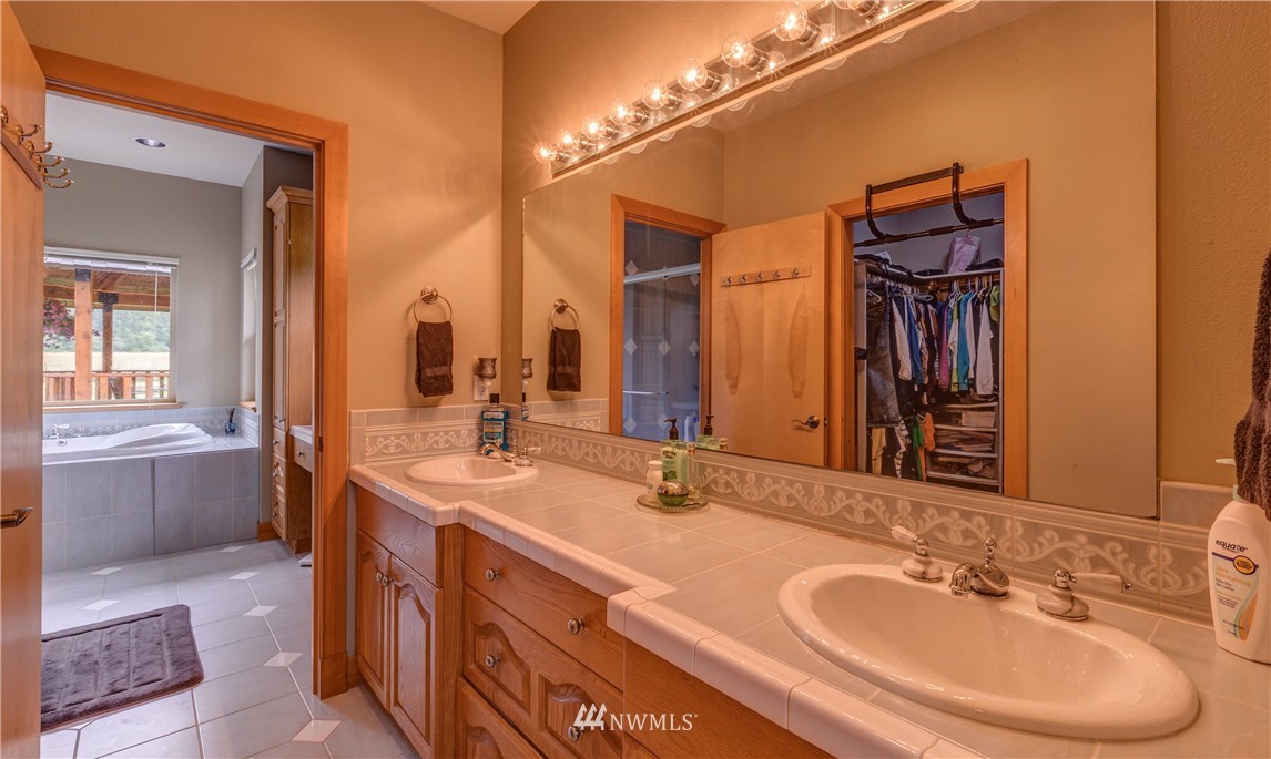 2829 Milwaukee Loop Bellingham, WA 98226 - Photo 16 of 25