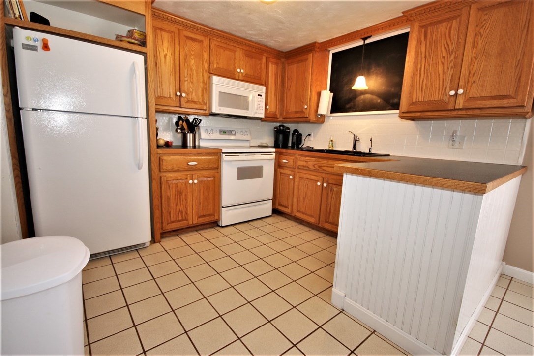 142 Weeks Avenue Woonsocket, RI 02895 - Photo 5 of 13 Gallery Image 5