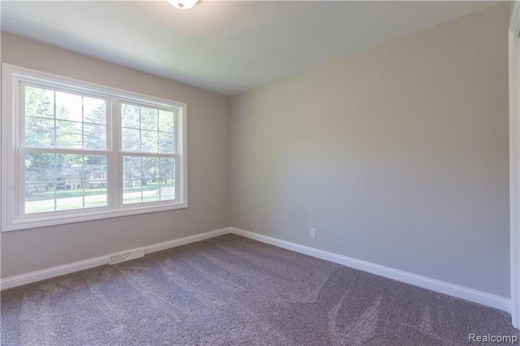 77 Randolph Road Rochester Hills, MI 48309 - Photo 23 of 32