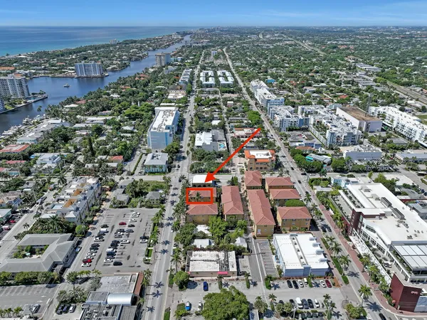 $7,000 | 72 Southeast 6th Avenue, Unit C, Delray Beach, FL 33483