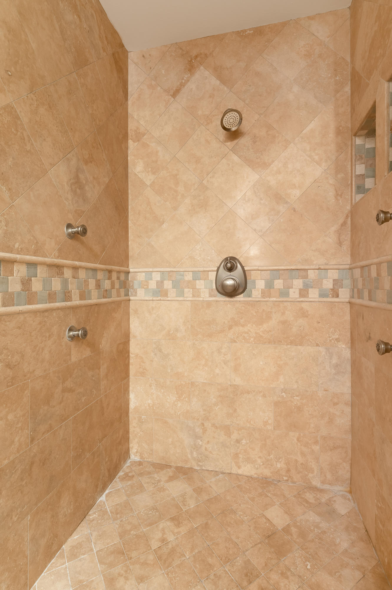 212 Healing Bluff Road Chattanooga, TN 37419 - Photo 24 of 72 212_Healing_Bluff_Rd_0058