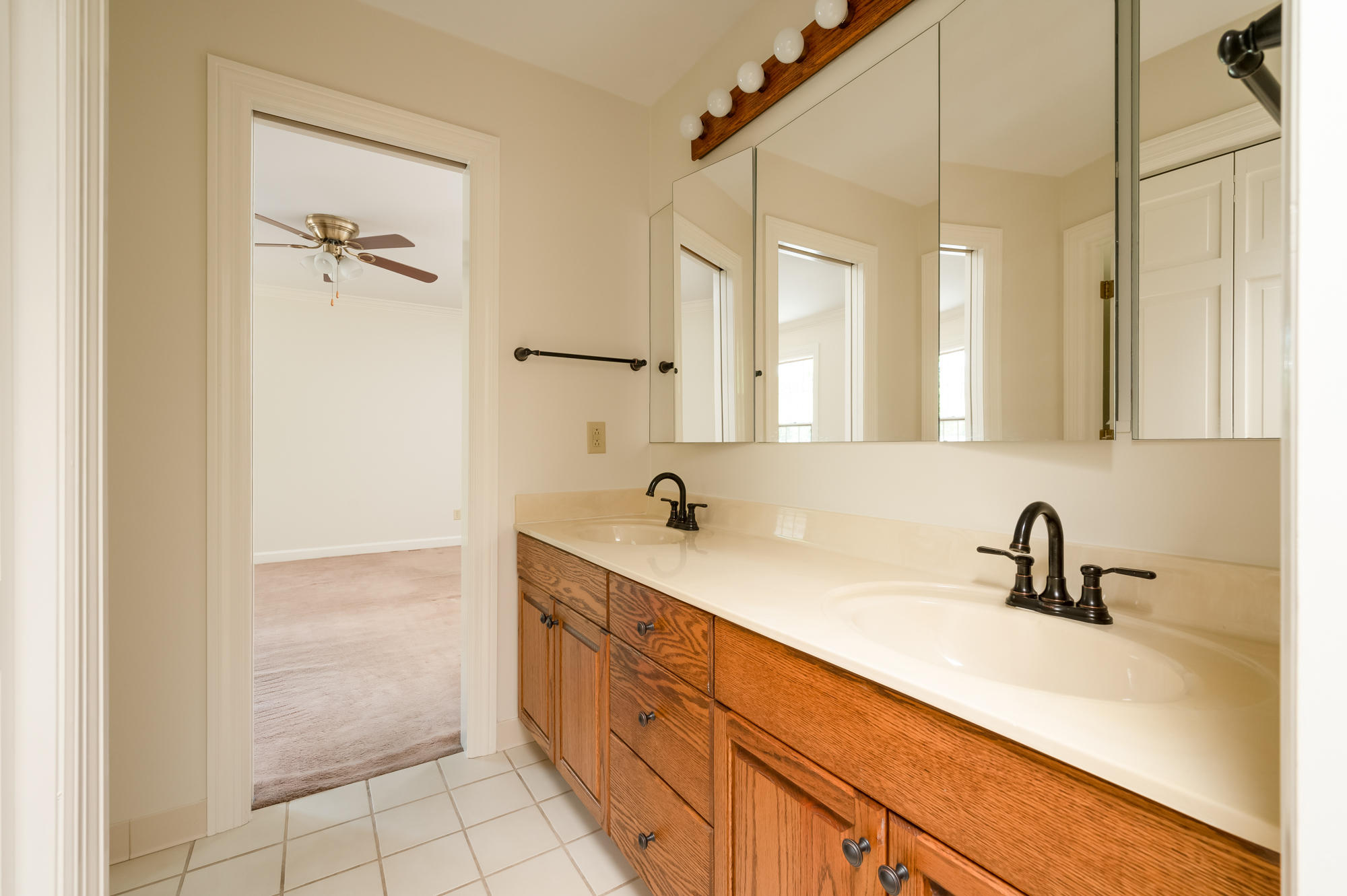 212 Healing Bluff Road Chattanooga, TN 37419 - Photo 35 of 72 212_Healing_Bluff_Rd_0068