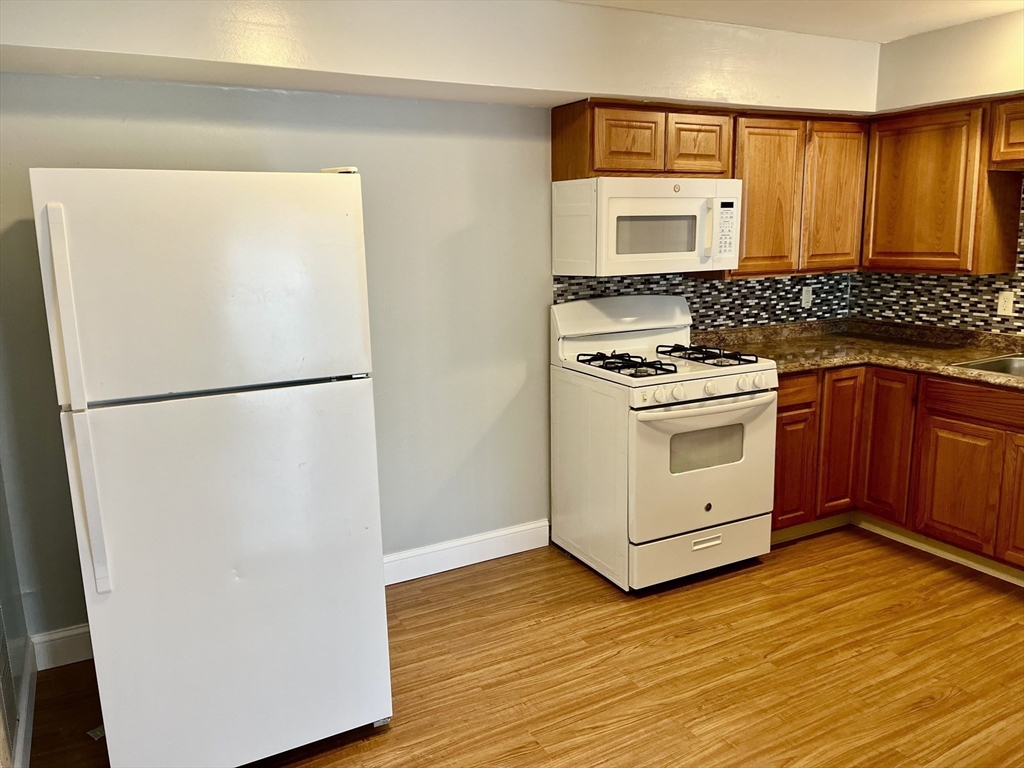 225 Danforth Street, Unit 3L Fall River, MA 02720 - Photo 5 of 13