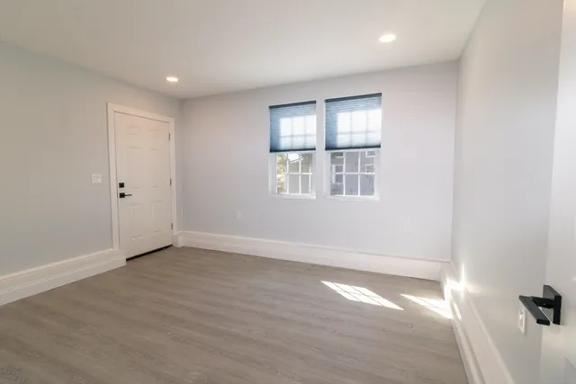 $2,650 | 229 Oneil Road, Unit 1, Somerset, MA 02725