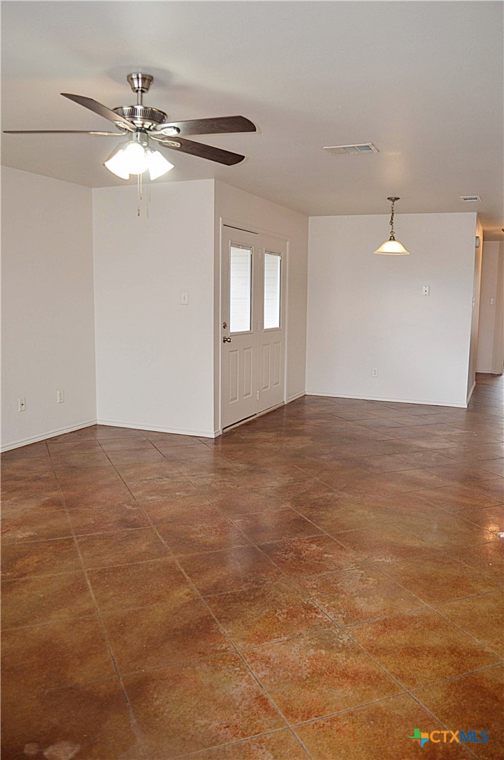6500 Temora Loop Killeen, TX 76549 - Photo 3 of 25