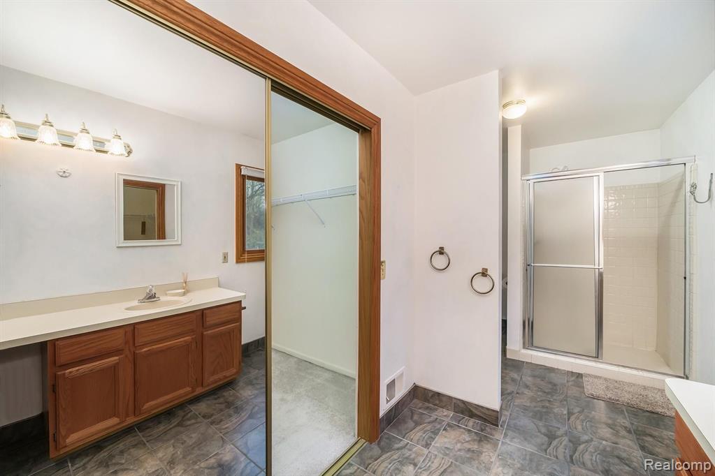 2139 Rochelle Park Drive, Unit 73 Rochester Hills, MI 48309 - Photo 22 of 34