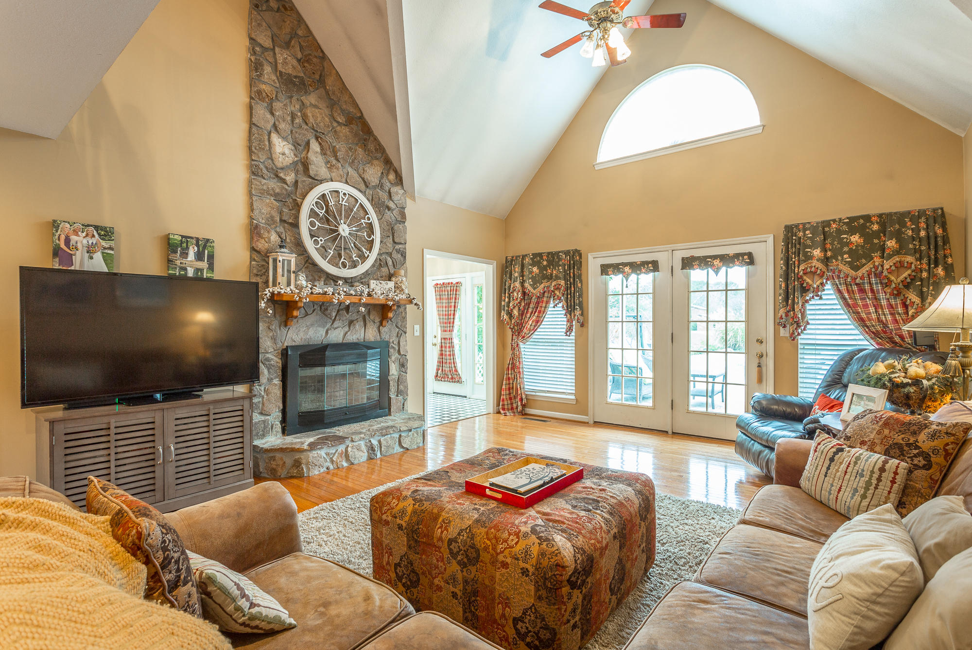 1182 Old Three Notch Road Ringgold, GA 30736 - Photo 23 of 88 Living Room