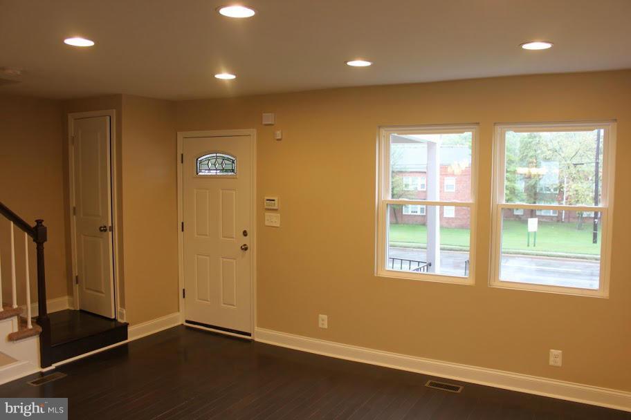 1220 East Cold Spring Lane Baltimore, MD 21239 - Photo 4 of 30 Interior (General)