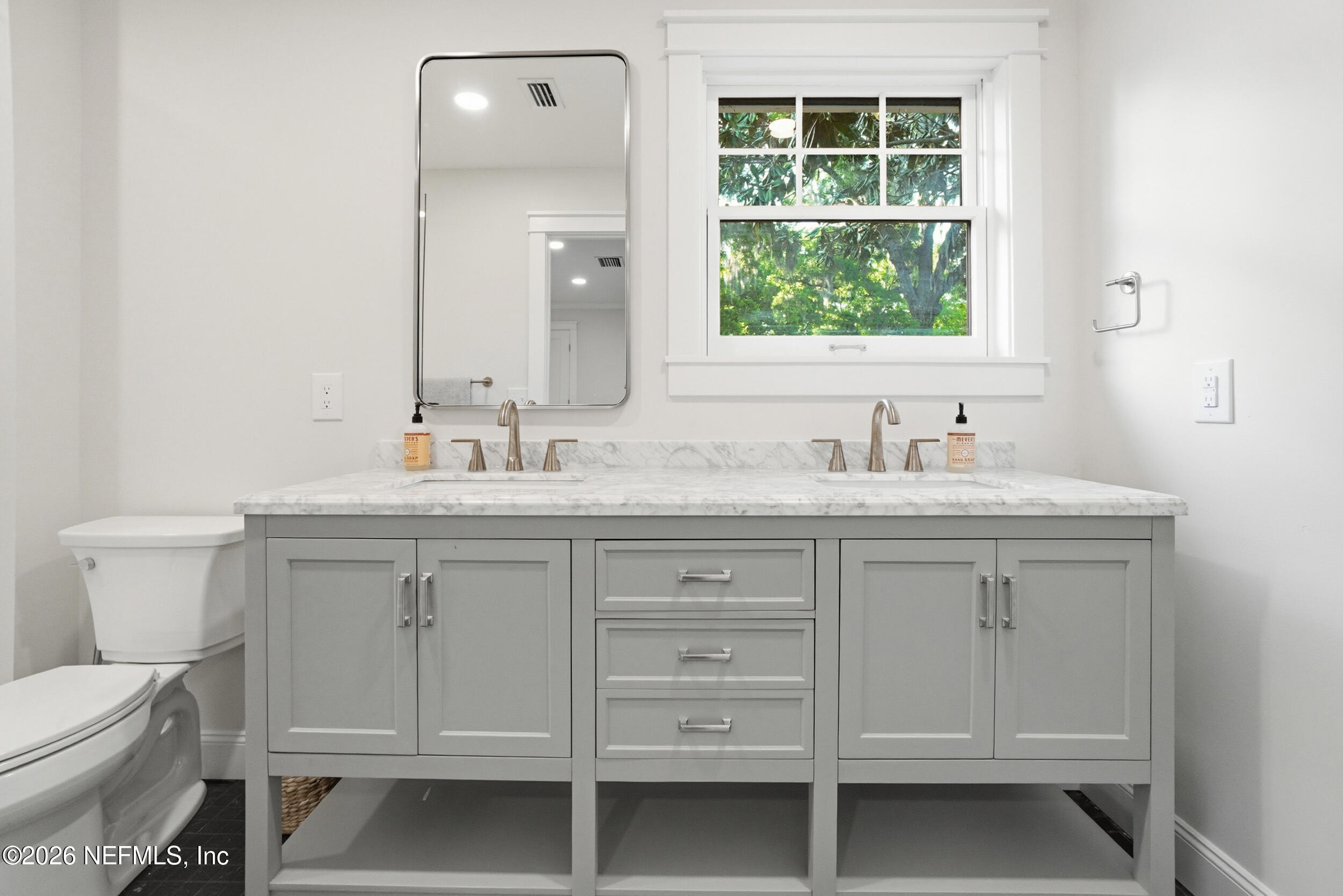 1003 Greenridge Road Jacksonville, FL 32207 - Photo 83 of 95 Vanity in apt