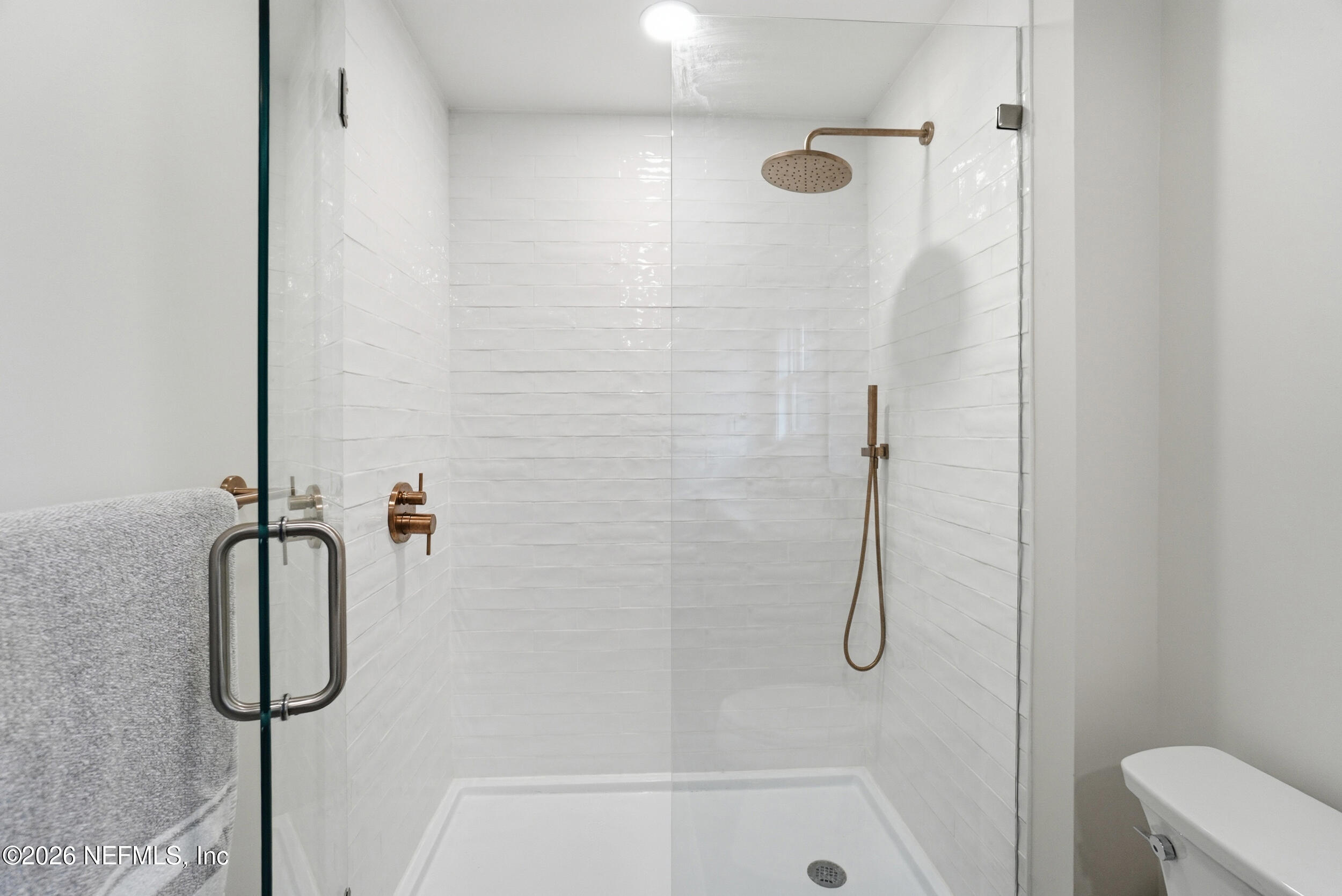 1003 Greenridge Road Jacksonville, FL 32207 - Photo 84 of 95 shower in apt
