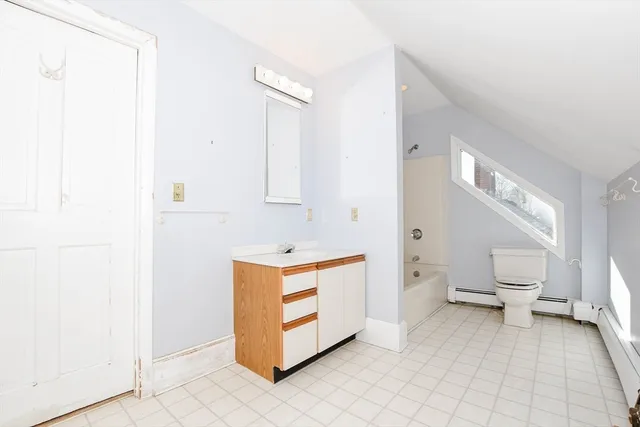 $2,700 | 418 Front Street, Unit 1, Marion, MA 02738