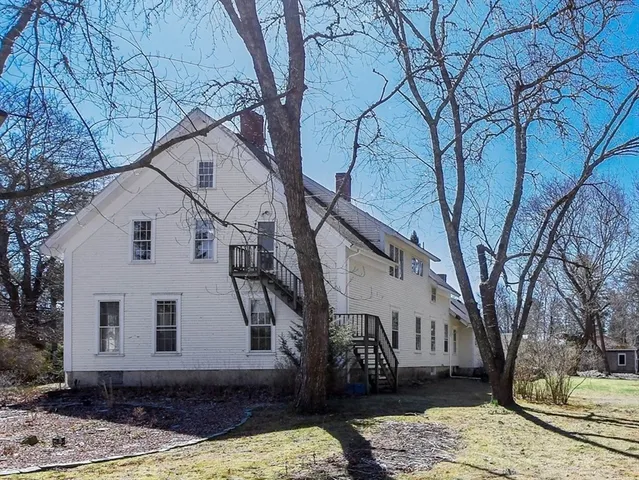 $2,700 | 418 Front Street, Unit 1, Marion, MA 02738