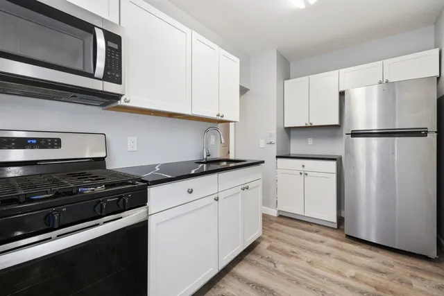 $1,950 | 117 Corbin Avenue, Unit 203, Jersey City, NJ 07306
