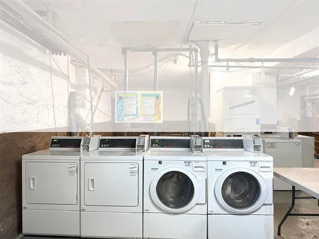 $1,950 | 117 Corbin Avenue, Unit 203, Jersey City, NJ 07306