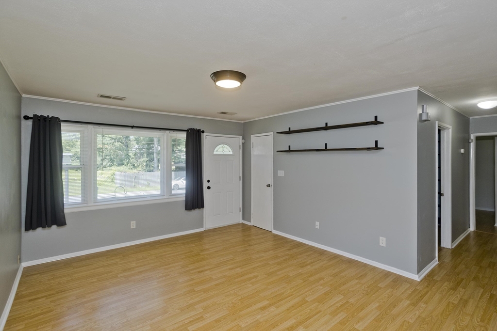 101 Old Farm Road Springfield, MA 01119 - Photo 3 of 33