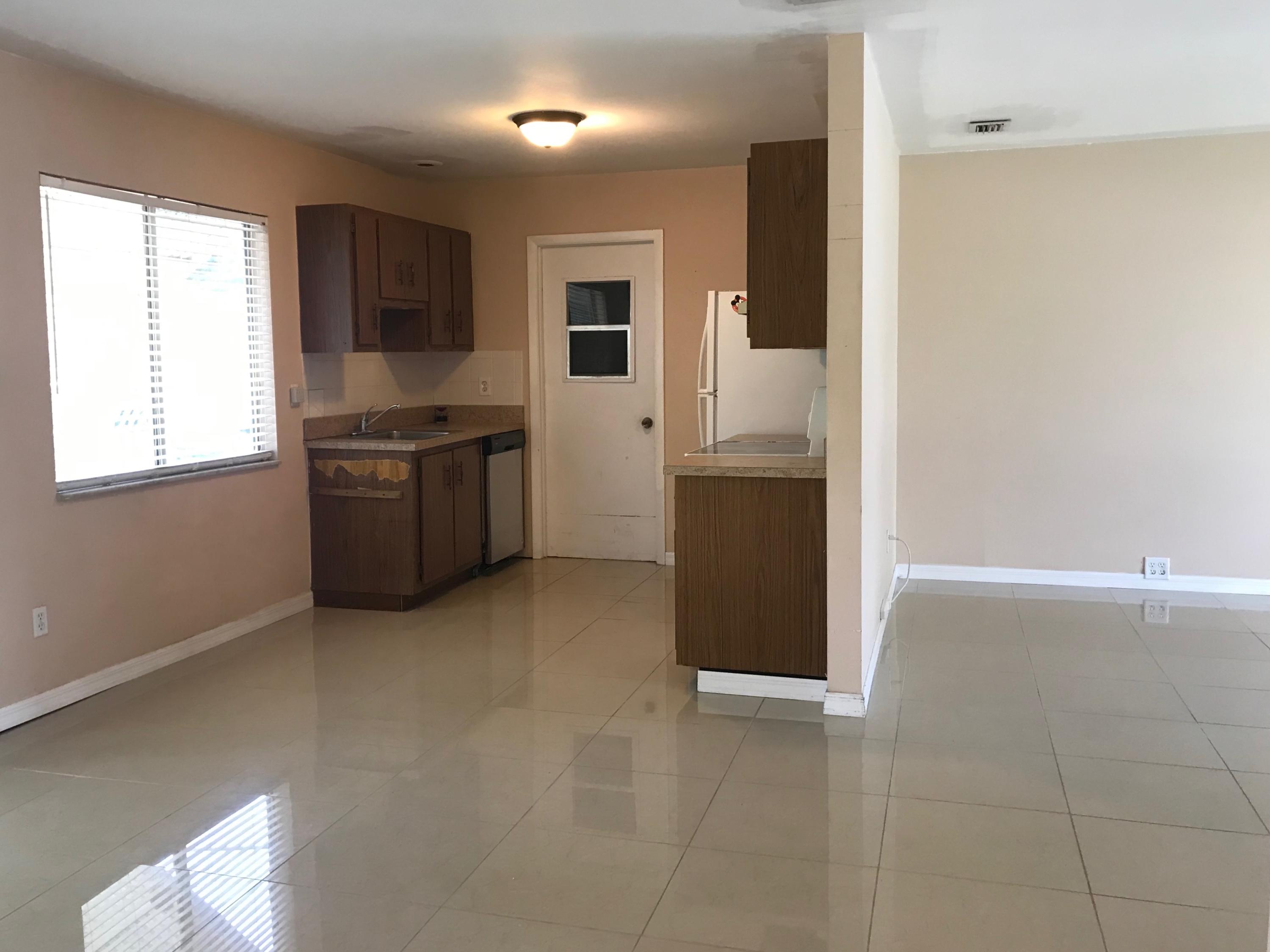 233 Southwest Cherryhill Road Port St. Lucie, FL 34953 - Photo 6 of 21 Kitchen