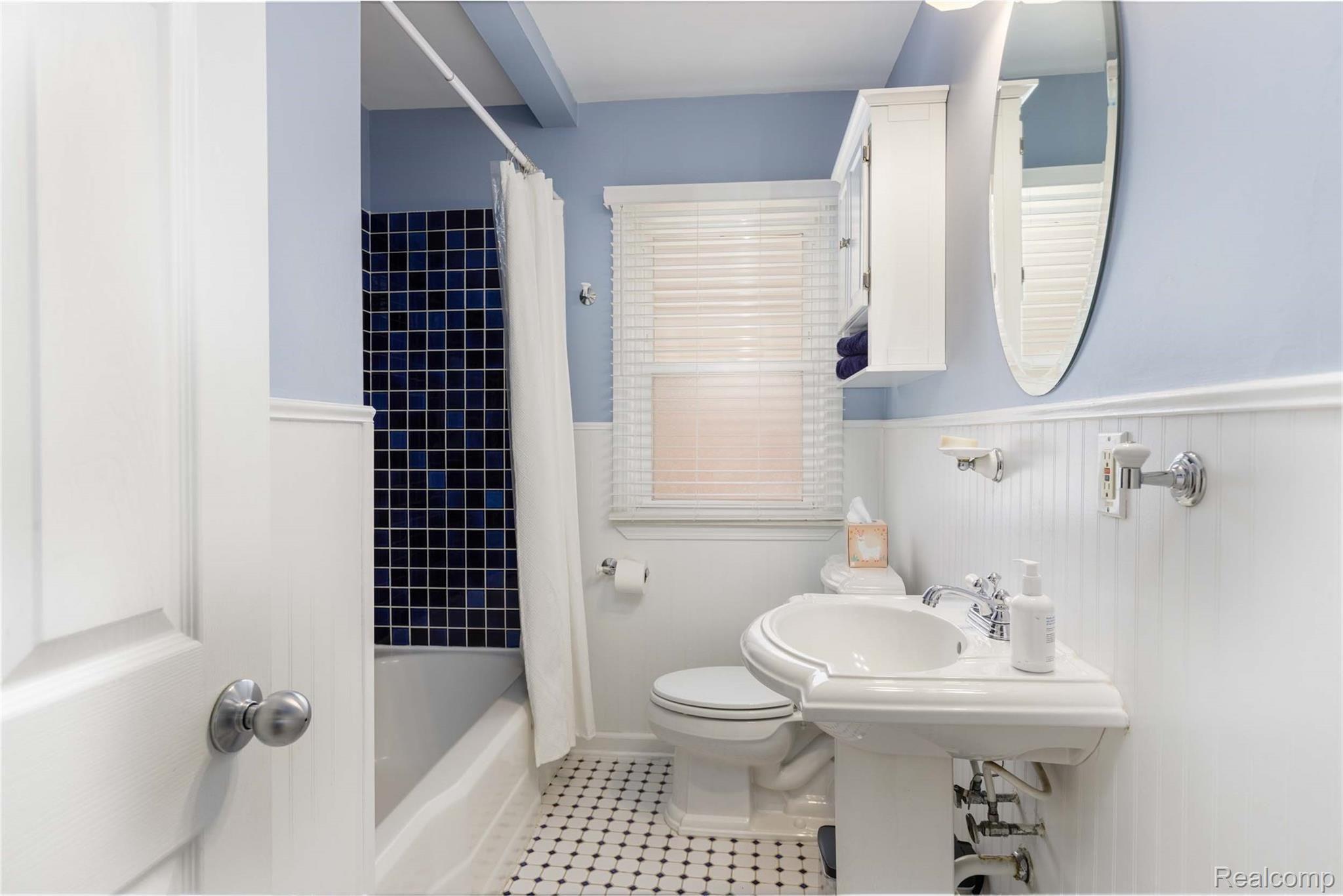 1877 Dorothea Road Berkley, MI 48072 - Photo 14 of 39 1877 Dorothea Full Bath Main Floor.jpg