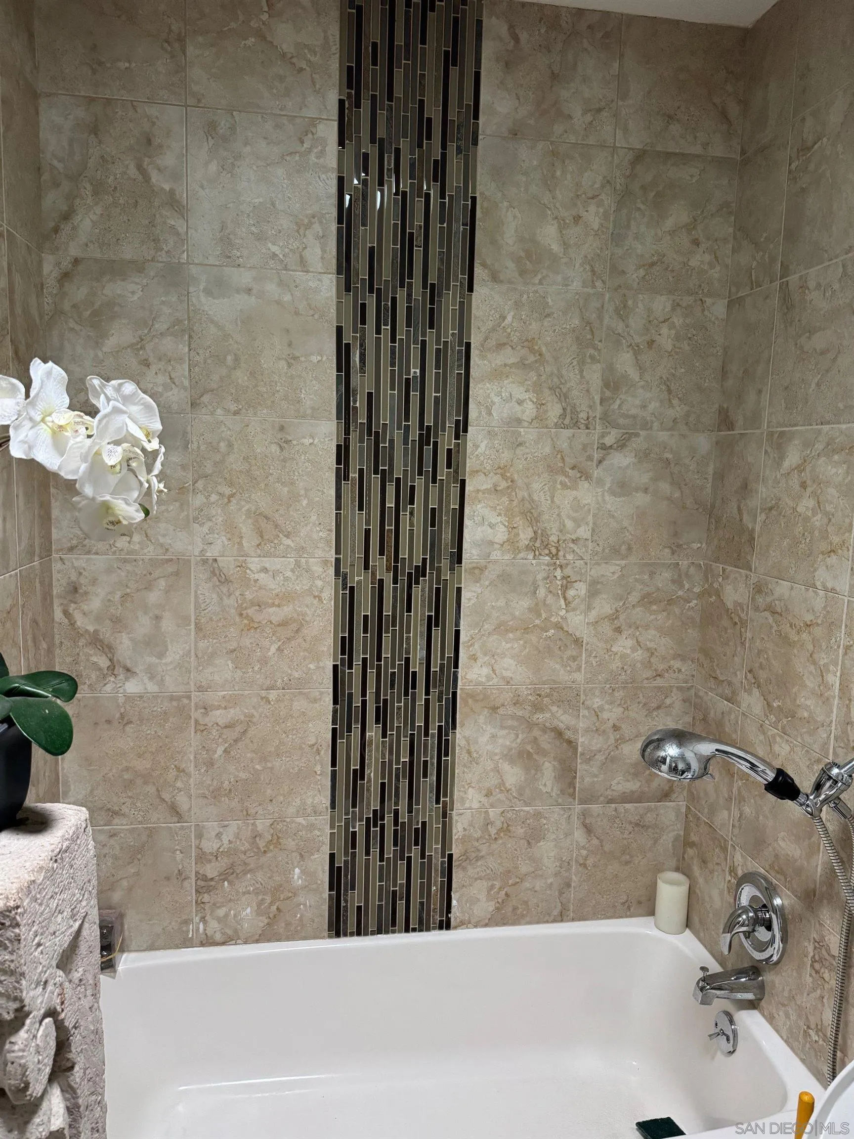 2940 North Cypress Road Palm Springs, CA 92262 - Photo 15 of 21 Guest Bath