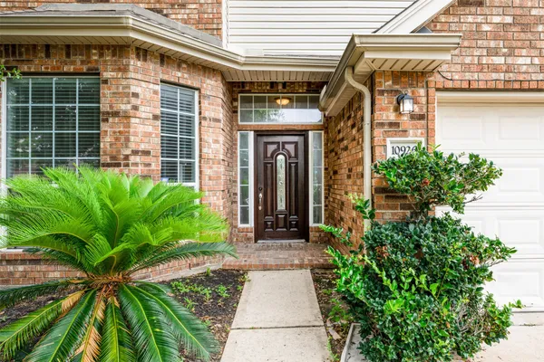 $2,480 | 10926 Moonlit Fields Court, Houston, TX 77064