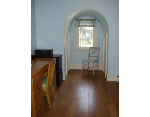 29 Wetherbee Road Waltham, MA 02453 - Photo 10 of 18