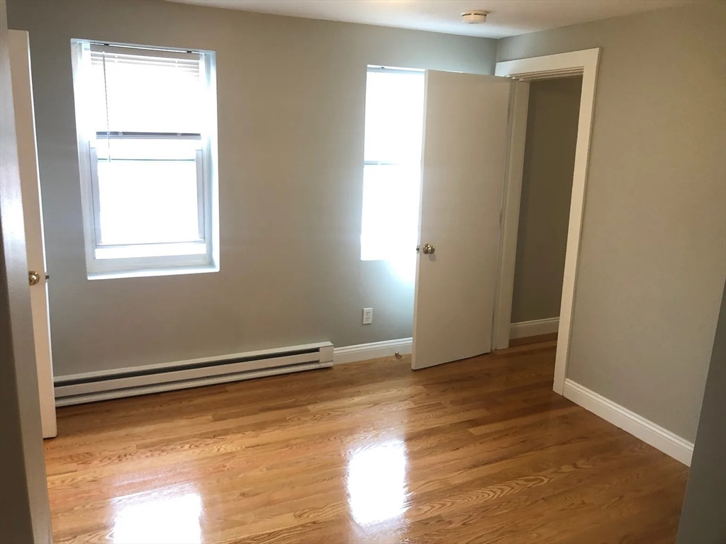 6 R Salem Street, Unit 5 Woburn, MA 01801 - Photo 8 of 9
