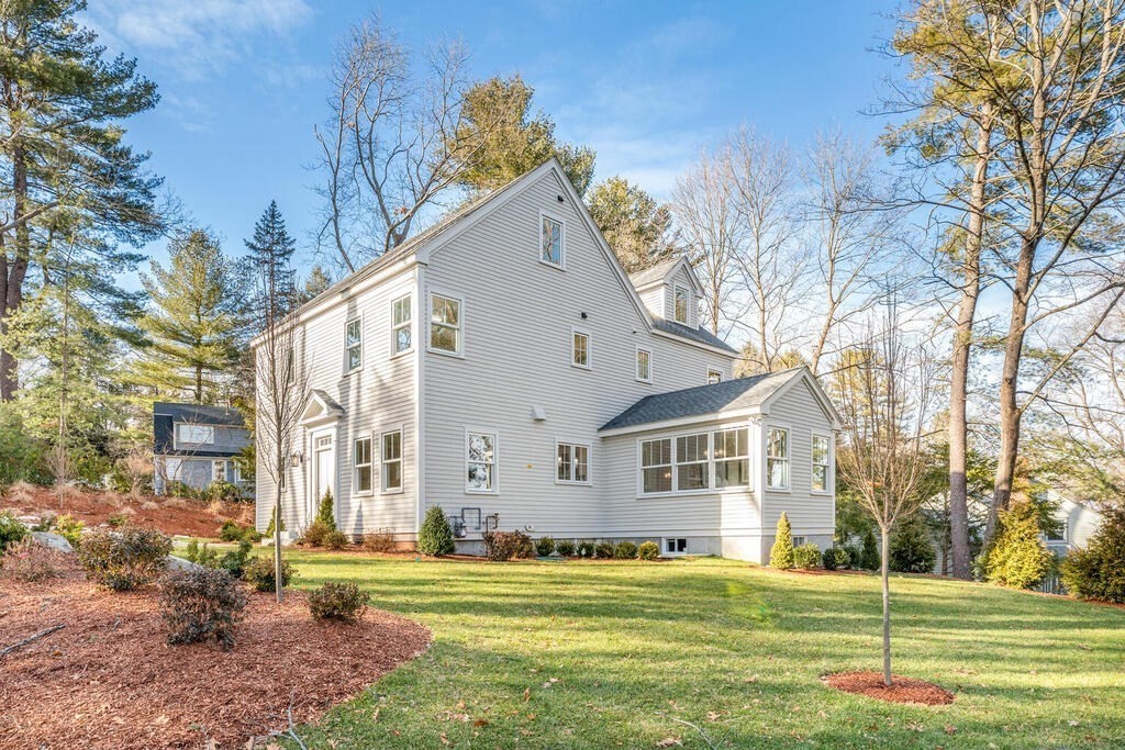 14 Colony Road Lexington, MA 02420 - Photo 4 of 31