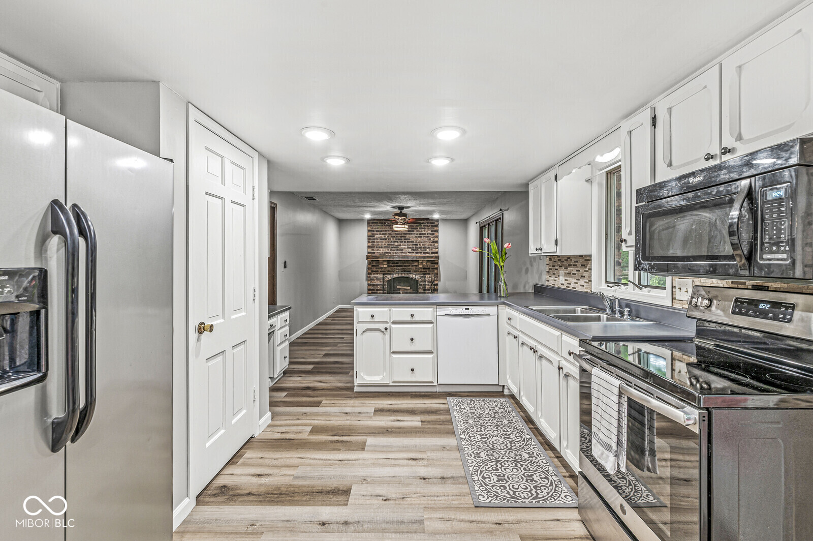 409 Lansdowne Road Indianapolis, IN 46234 - Photo 11 of 35 Gallery Image 11