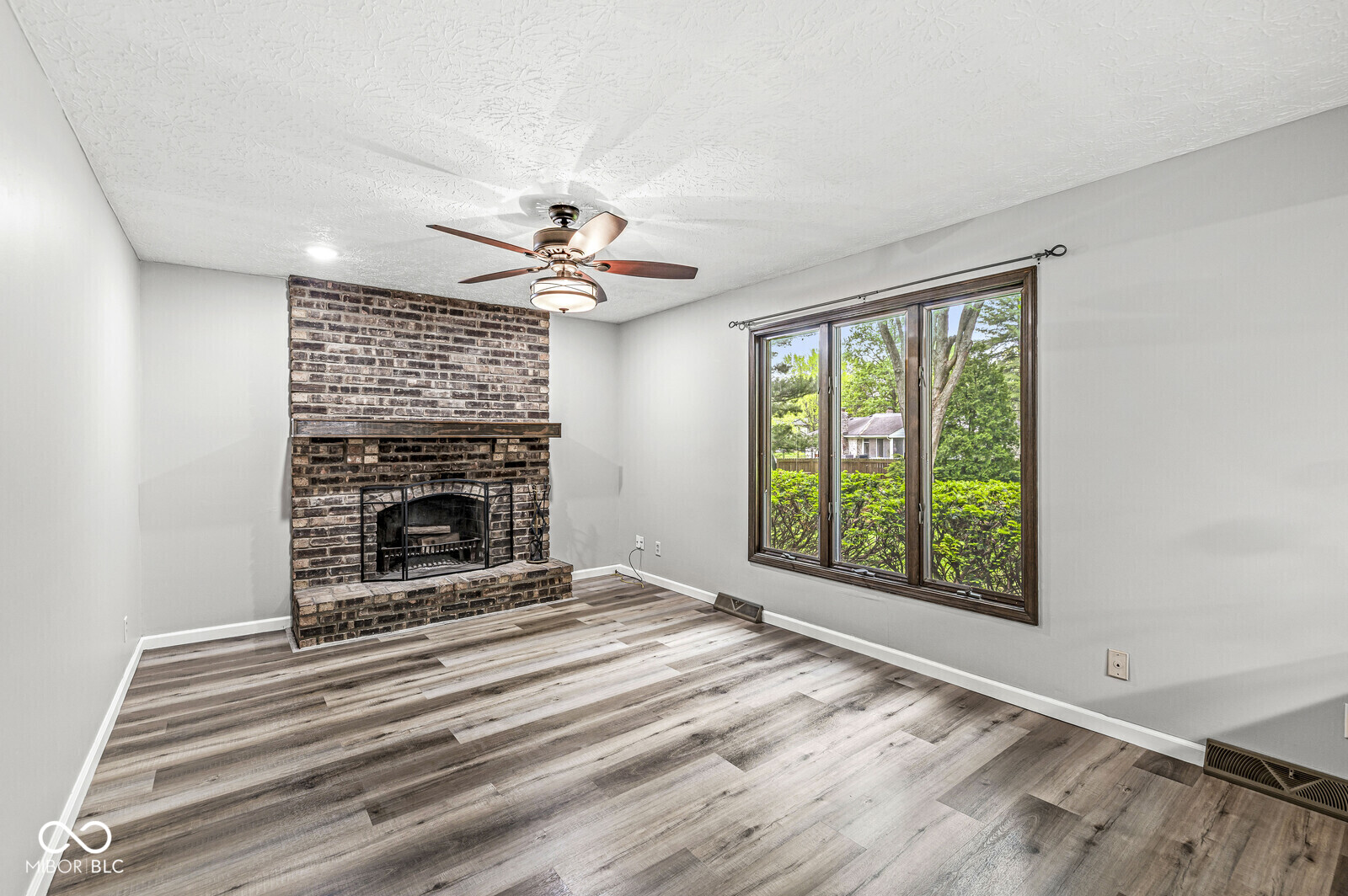 409 Lansdowne Road Indianapolis, IN 46234 - Photo 13 of 35 Gallery Image 13