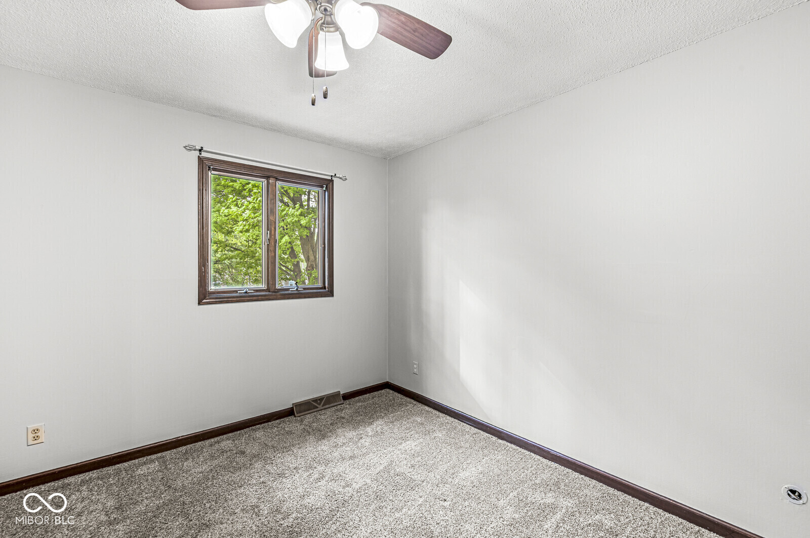 409 Lansdowne Road Indianapolis, IN 46234 - Photo 17 of 35 Gallery Image 17
