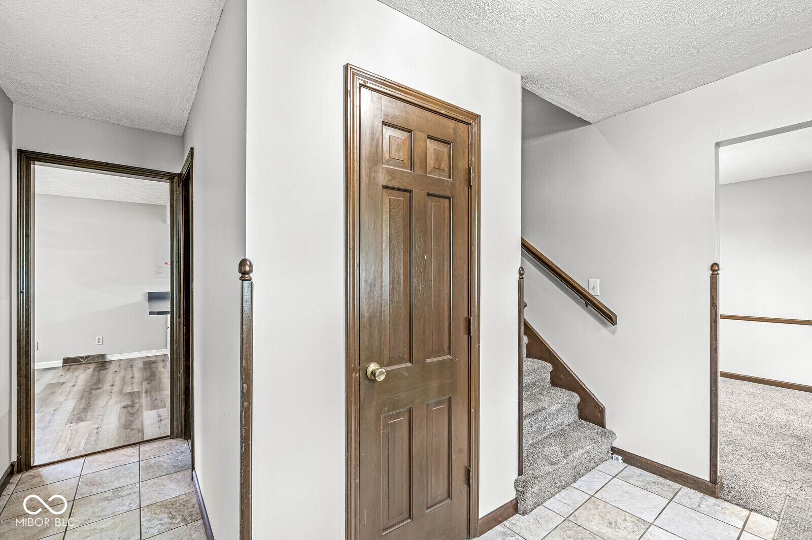 409 Lansdowne Road Indianapolis, IN 46234 - Photo 2 of 35 Gallery Image 2