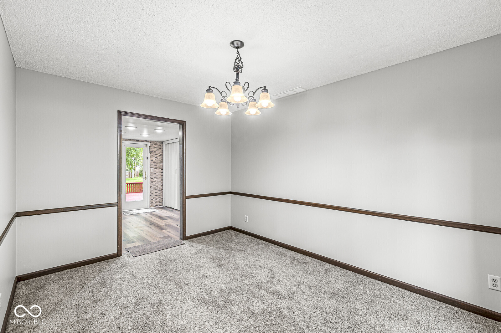 409 Lansdowne Road Indianapolis, IN 46234 - Photo 7 of 35 Gallery Image 7