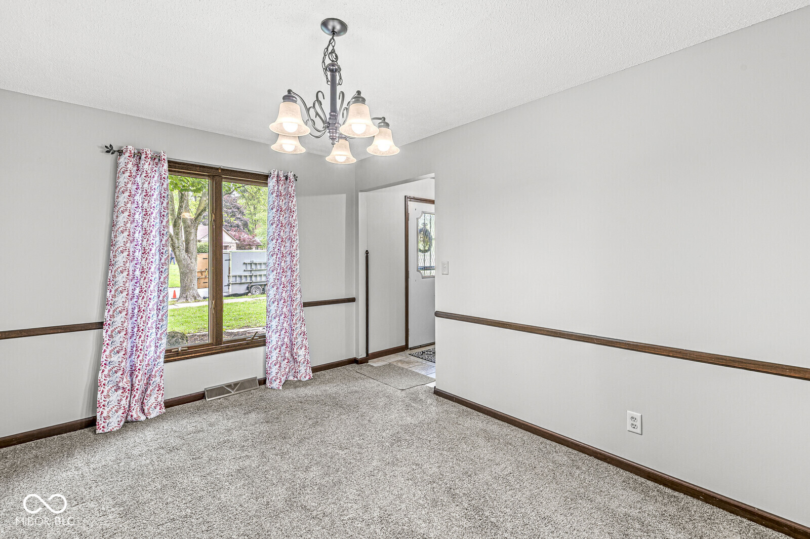 409 Lansdowne Road Indianapolis, IN 46234 - Photo 8 of 35 Gallery Image 8