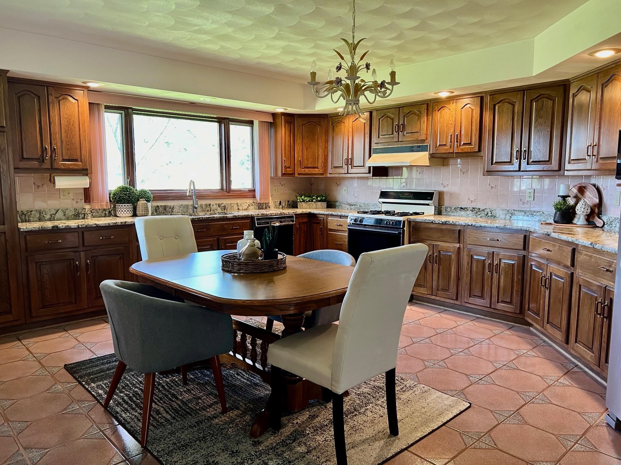 7098 Moss Canyon Road Cherry Valley, IL 61016 - Photo 7 of 30 Gallery Image 7