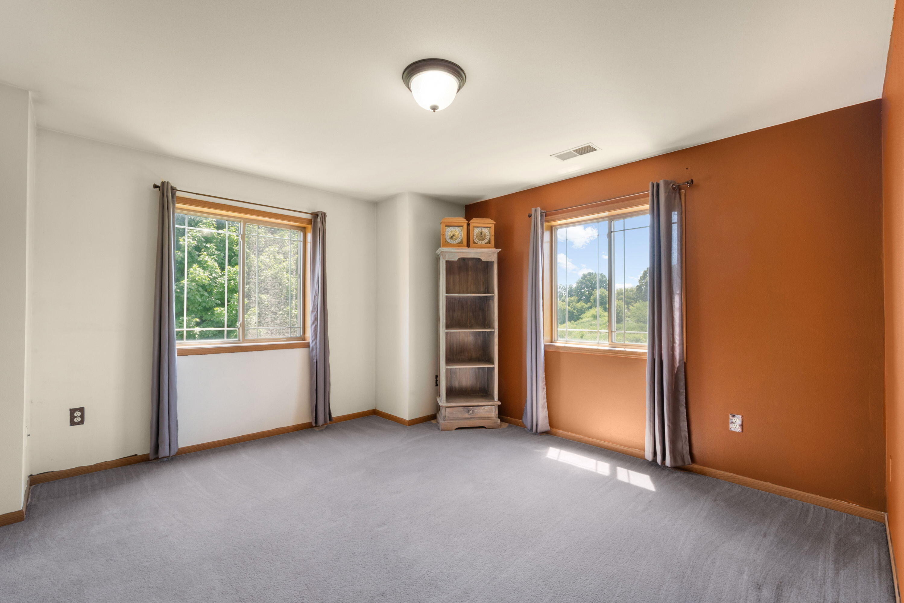 951 Spring Court Newburg, WI 53095 - Photo 15 of 20 15_imgDSC04593