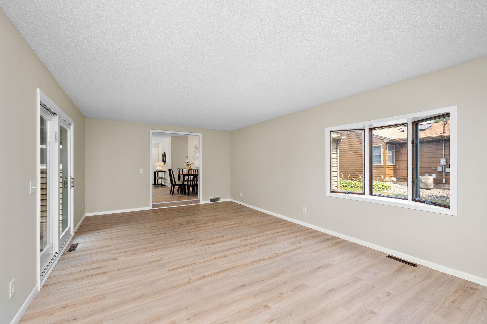 1194 Ruggles Street Roseville, MN 55113 - Photo 14 of 32 Gallery Image 14