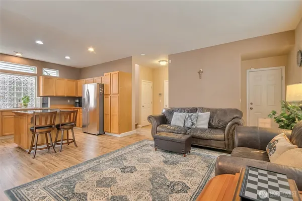 $598,000 | 6626 Francis Avenue Southeast, Auburn, WA 98092