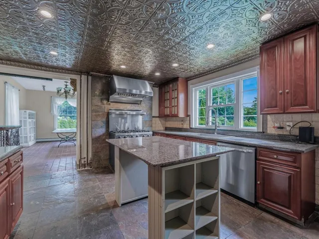 $1,650,000 | 44 Arbor Place, Glen Cove, NY 11542