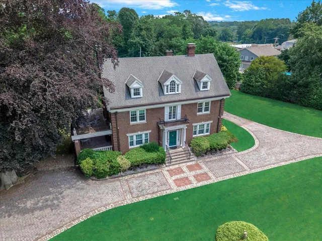 $1,650,000 | 44 Arbor Place, Glen Cove, NY 11542